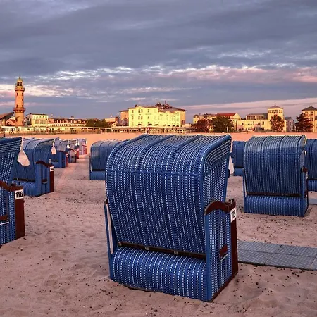 Adriana Warnemuende * ロストック